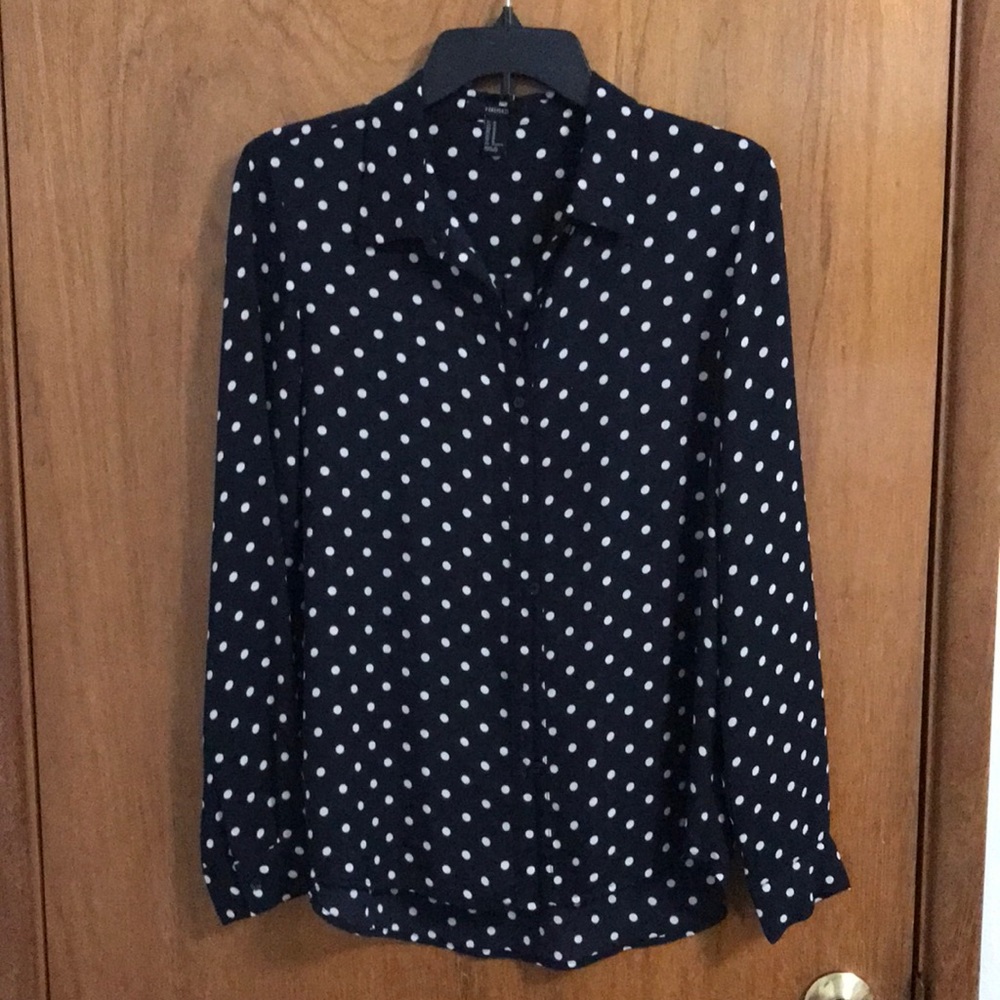 💙🤍 Forever 21 Polka Dot sheer button down